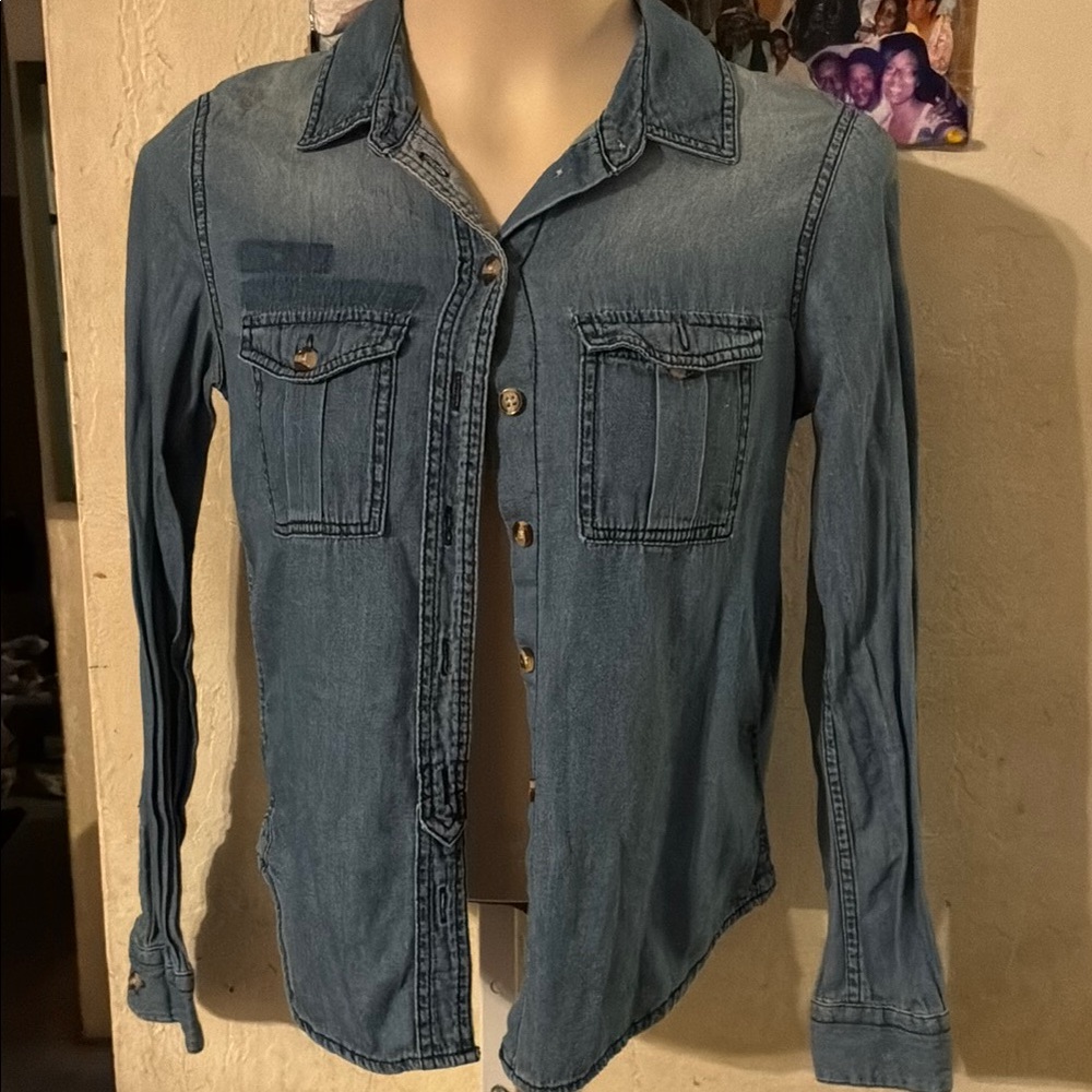 💥BDG Denim Blue Button Down Shirt